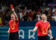 开云体育中国-争夺金牌激烈，运动员斗志高昂咬牙坚持