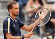 开云官网-包含法网横扫拉沃尔杯，梅德韦杰夫状态火热的词条