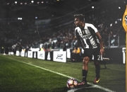 开云足球直播-双城记，西甲德比硝烟未散，拉文末节风暴已至