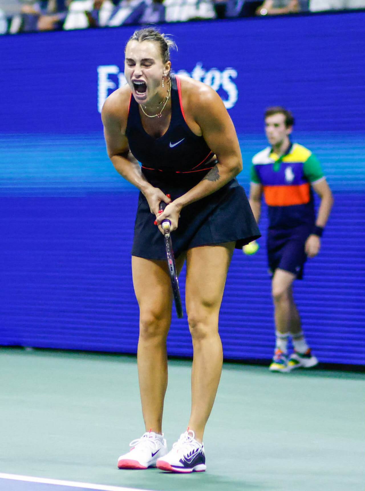 关于意大利网球队碾压德国网球队，克耶高斯统治全场的信息