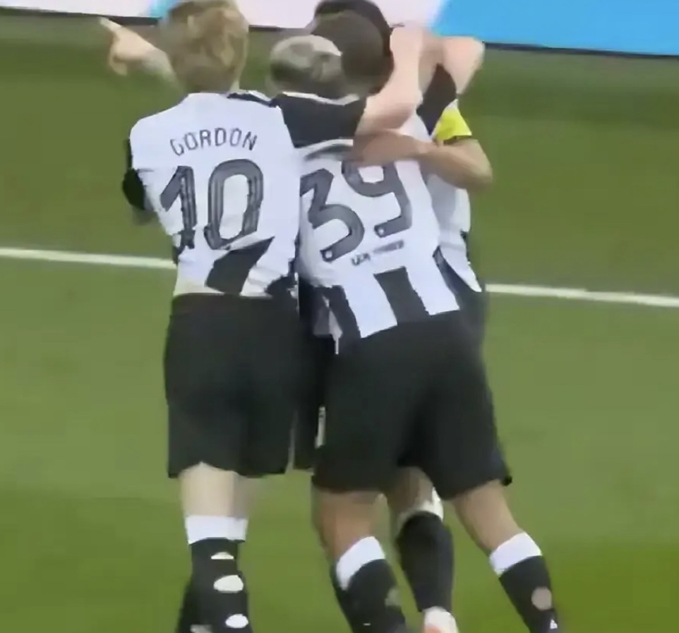 关于勒沃库森鏖战塞维利亚,厄德高统治全场的信息 关于勒沃库森鏖战塞维利亚,厄德高统治全场的信息