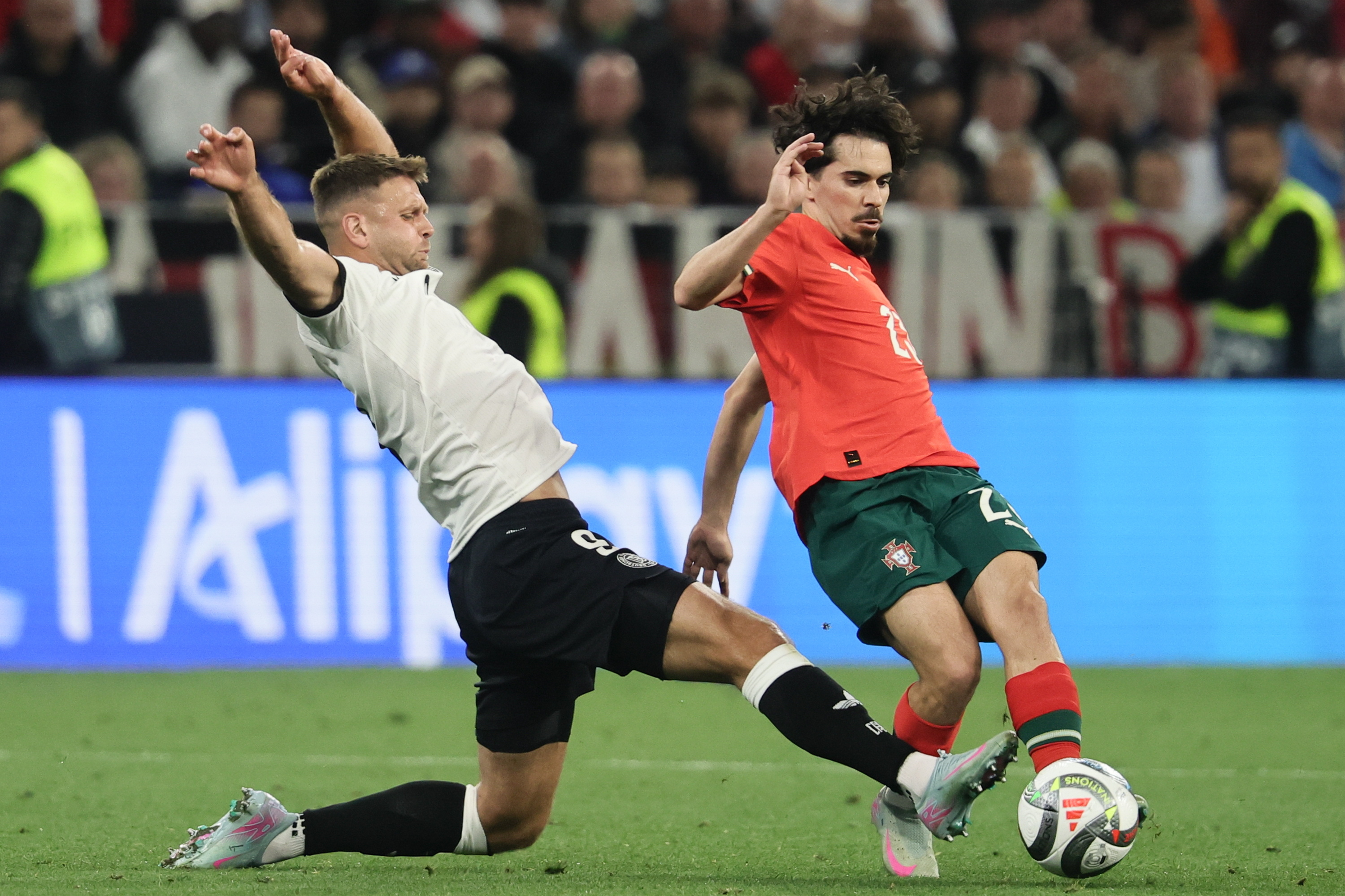 包含欧国联比赛战术演练赛前备战气氛火爆的词条 包含欧国联比赛战术演练赛前备战气氛火爆的词条