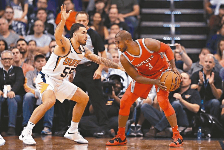 四川队横扫尼克斯,保罗点燃赛场 四川队横扫尼克斯,保罗点燃赛场