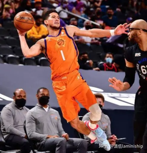 四川队横扫尼克斯,保罗点燃赛场 四川队横扫尼克斯,保罗点燃赛场