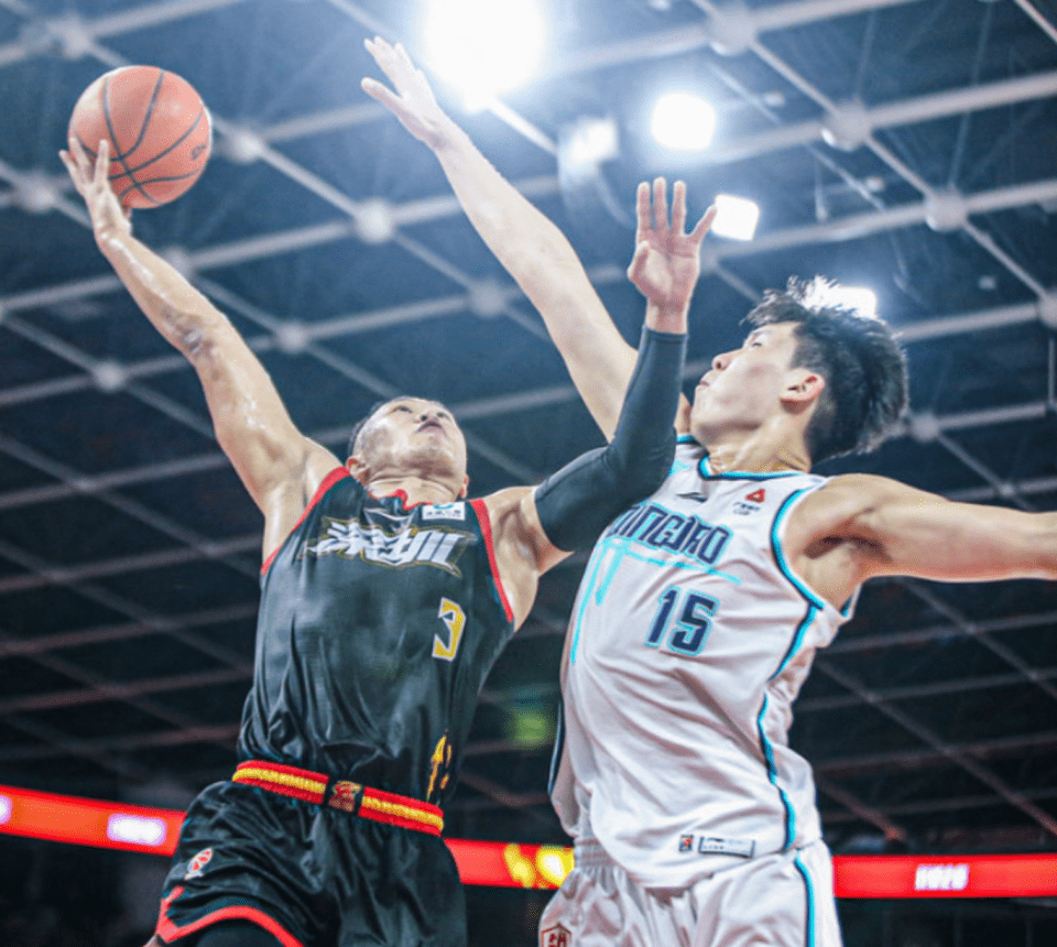 深圳队绝杀浙江队,约基奇关键制胜 深圳队绝杀浙江队,约基奇关键制胜