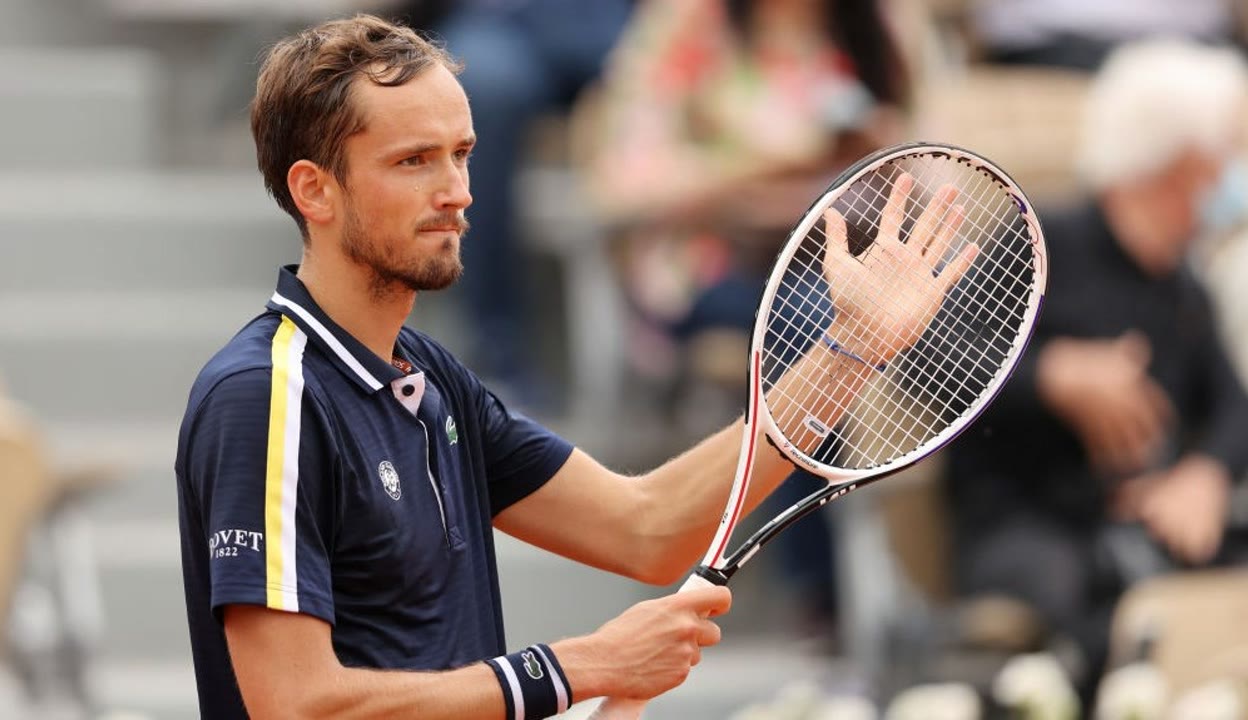 包含法网横扫拉沃尔杯，梅德韦杰夫状态火热的词条