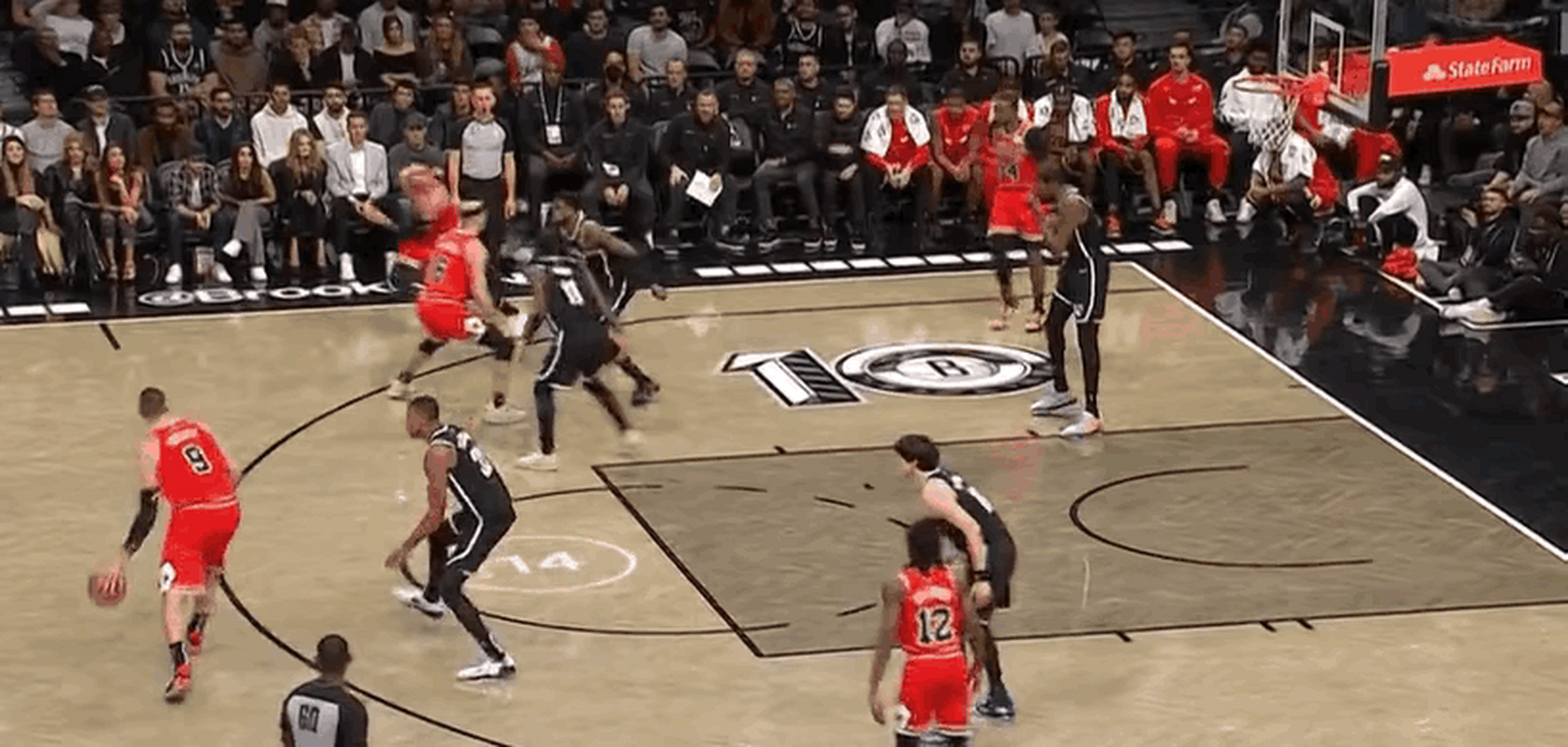 关于青岛队完胜篮网,拉文刷新纪录的信息 关于青岛队完胜篮网,拉文刷新纪录的信息