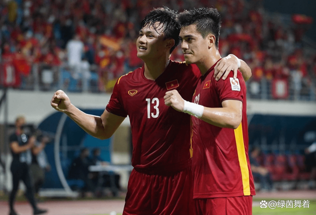 包含马来西亚队绝杀韩国队,黄鸭组合惊艳四座的词条 包含马来西亚队绝杀韩国队,黄鸭组合惊艳四座的词条