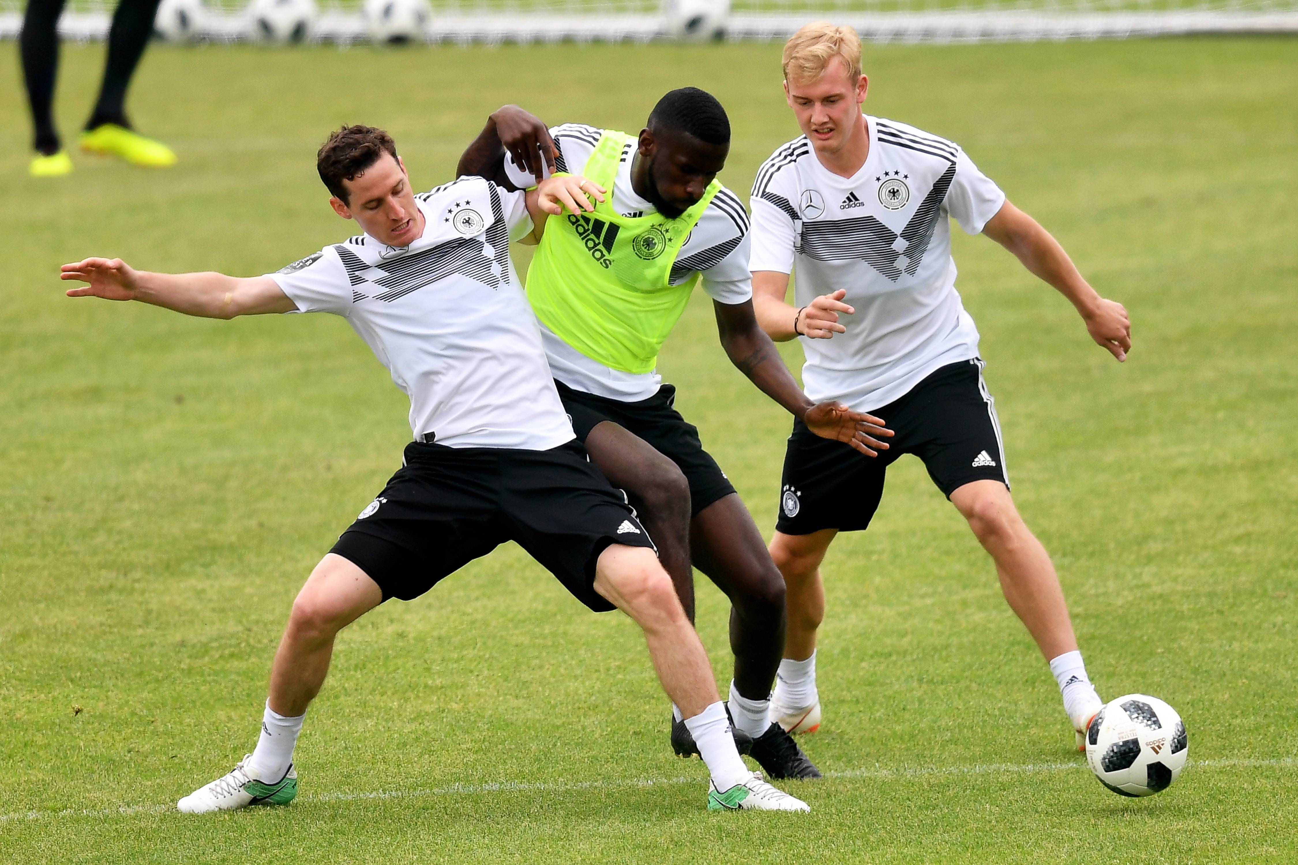 关于德国队力克葡萄牙队,林高远统治全场的信息 关于德国队力克葡萄牙队,林高远统治全场的信息